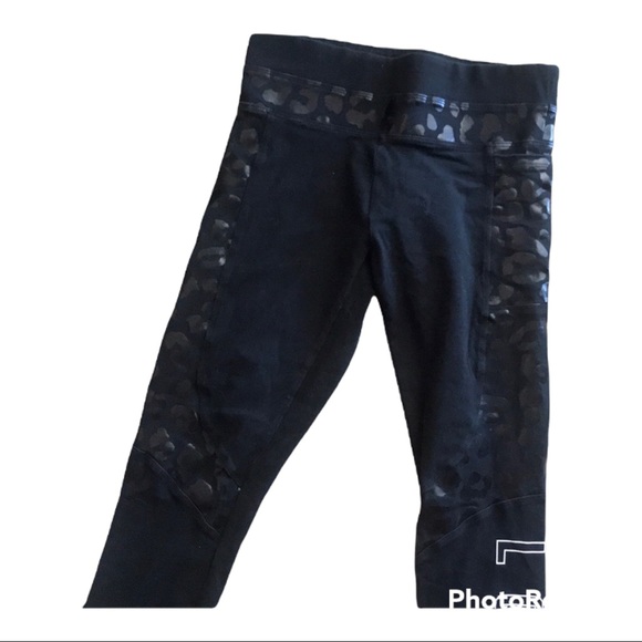 Victoria’s Secret PINK Yoga Pants. Black With Animal Print Design NWOT Size XS - Picture 2 of 8